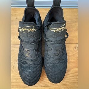 Nike LeBron 16 “Black/Gold” Basketball Shoes